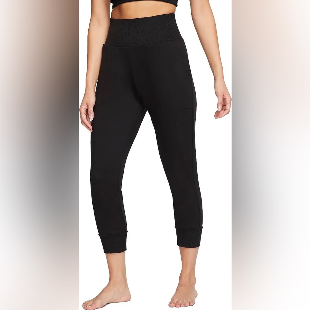 New Nike Women’s Flow Hyper Pocket 7/8 Yoga Pants in black